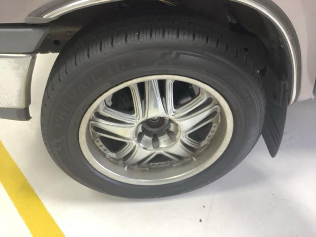 2000 Toyota Tundra Image 7