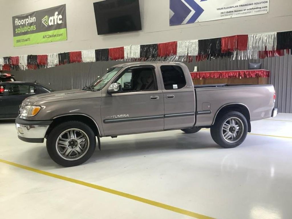 2000 Toyota Tundra Image 8