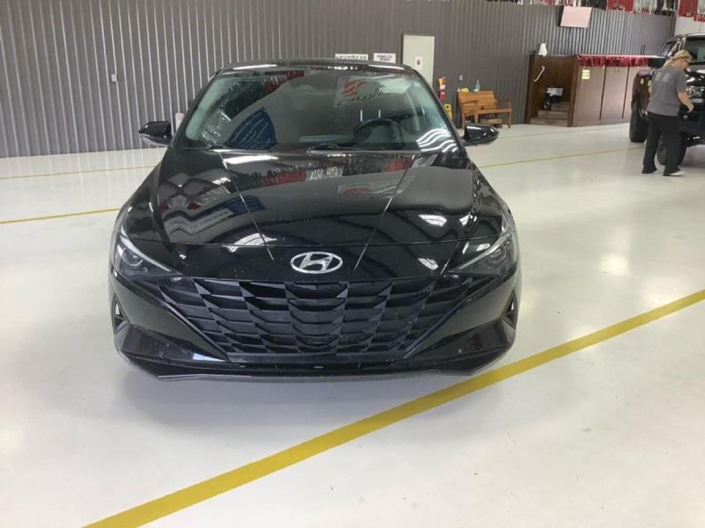 2021 Hyundai Elantra Image 1