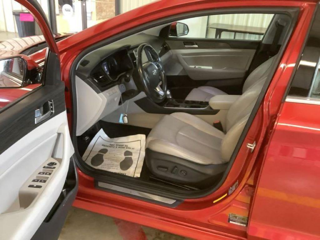 2018 Hyundai Sonata Image 3