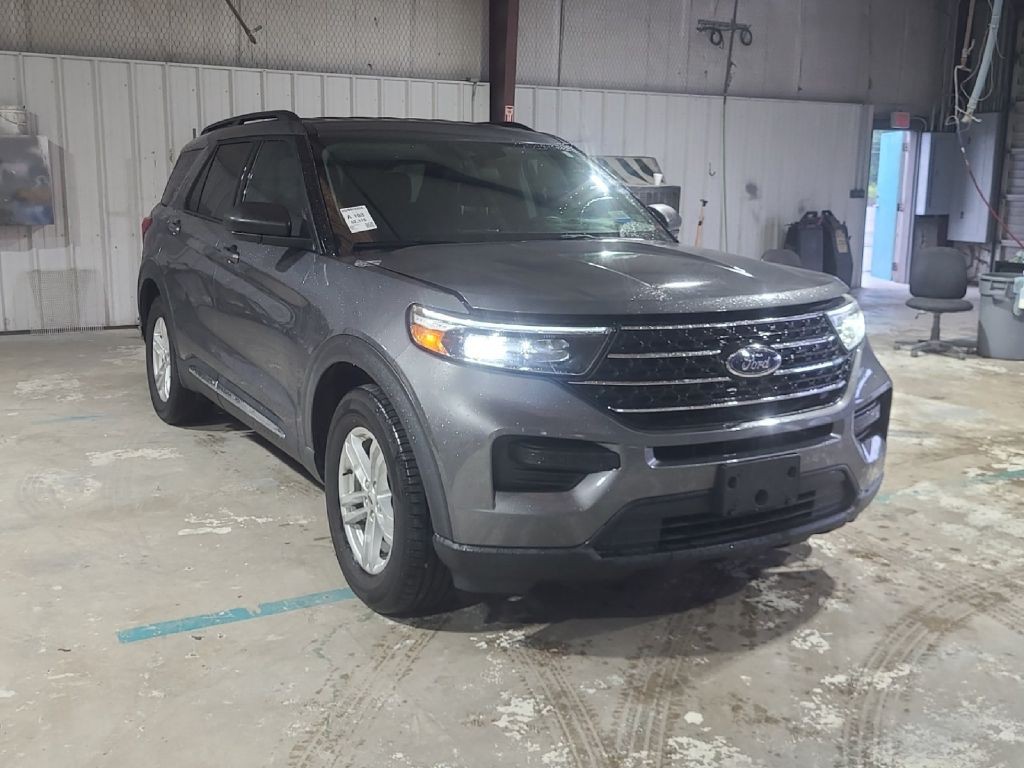 2022 Ford Explorer Image 2