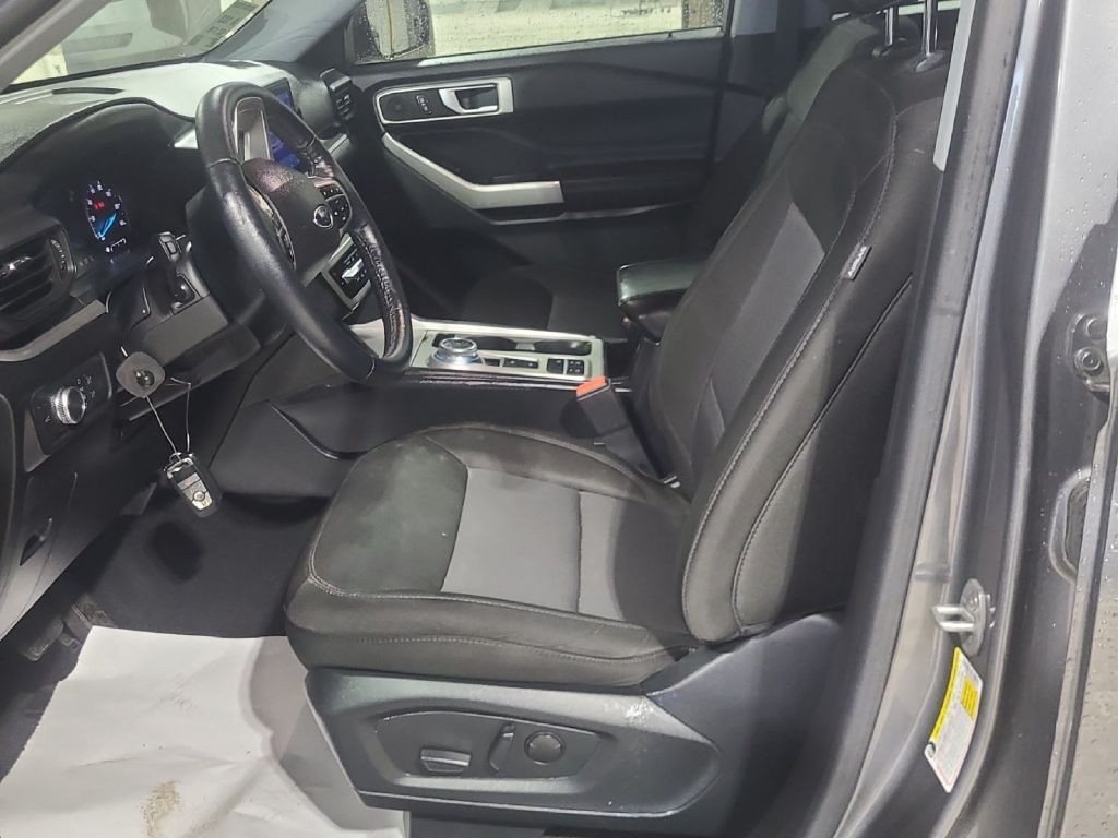 2022 Ford Explorer Image 3