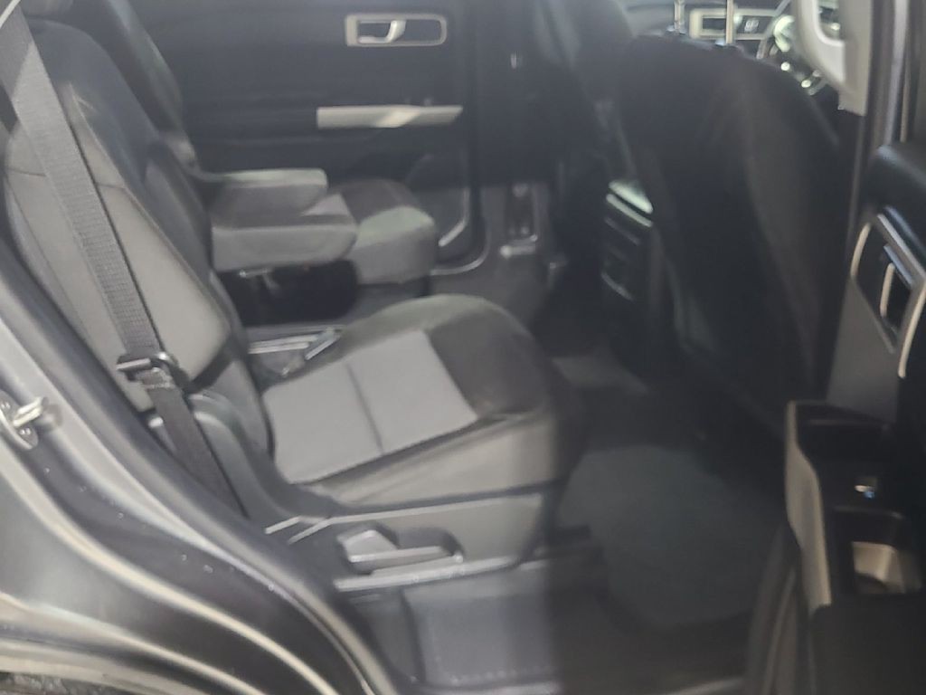 2022 Ford Explorer Image 6
