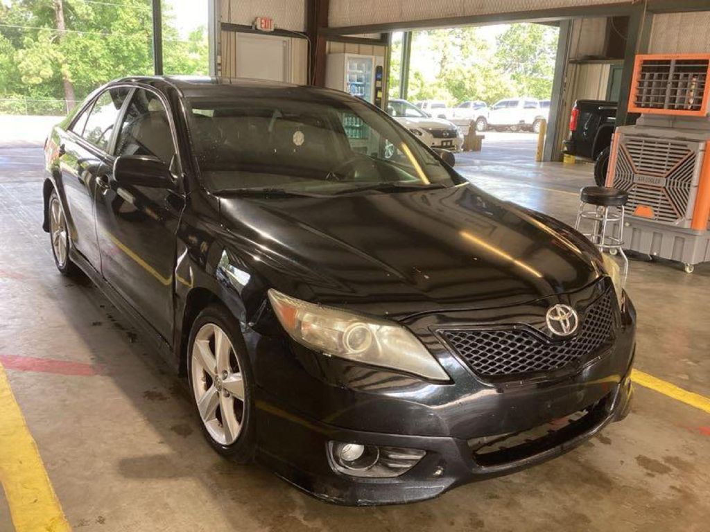 2010 Toyota Camry Image 2