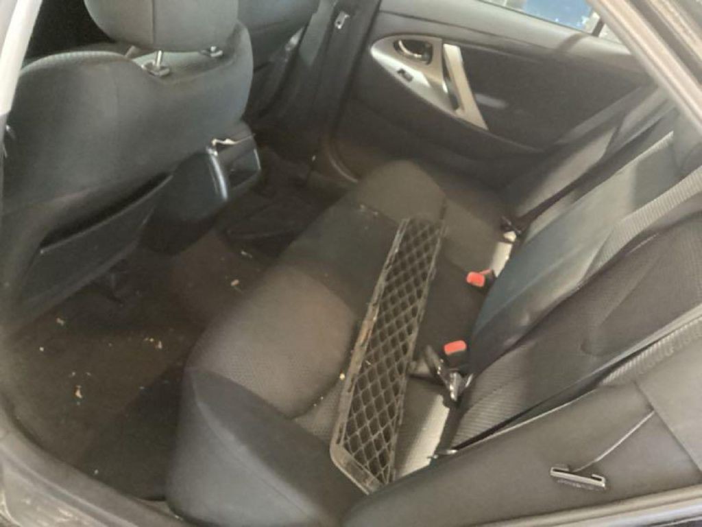 2010 Toyota Camry Image 6