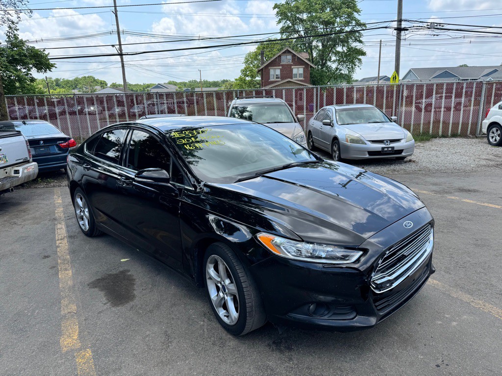 2016 Ford Fusion Image 1