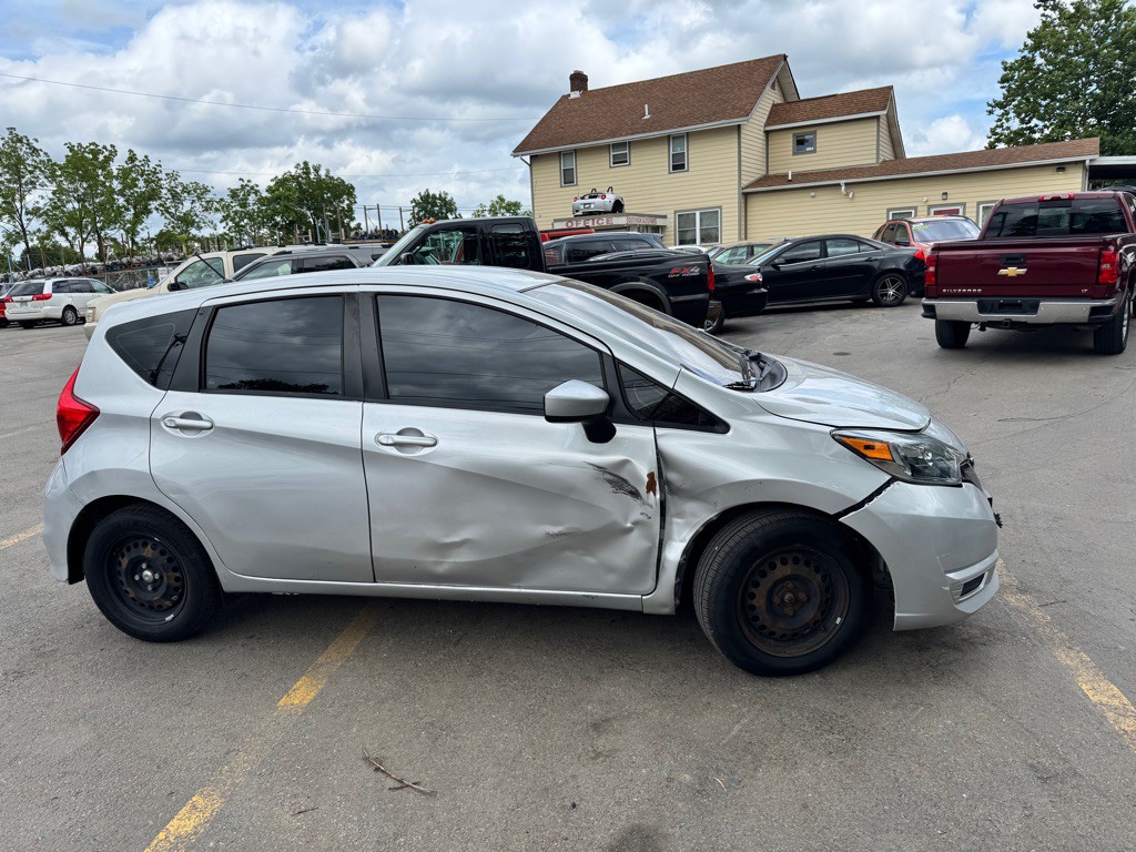 2019 Nissan Versa Image 4