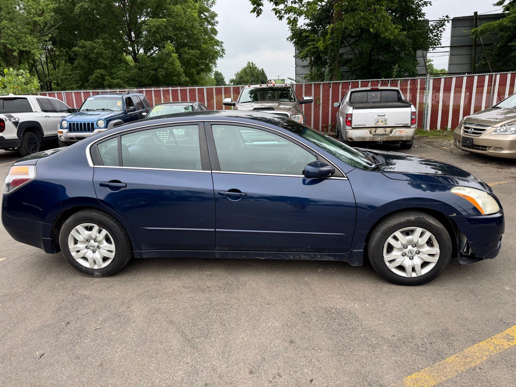 2010 Nissan Altima Image 3
