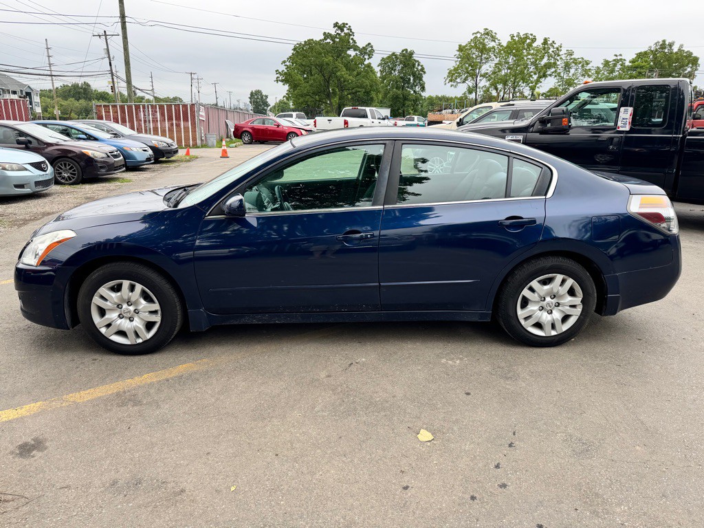 2010 Nissan Altima Image 4