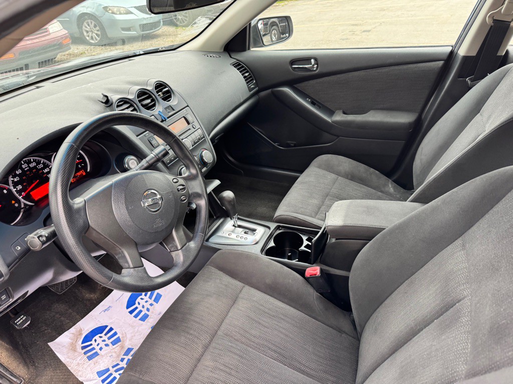 2010 Nissan Altima Image 7
