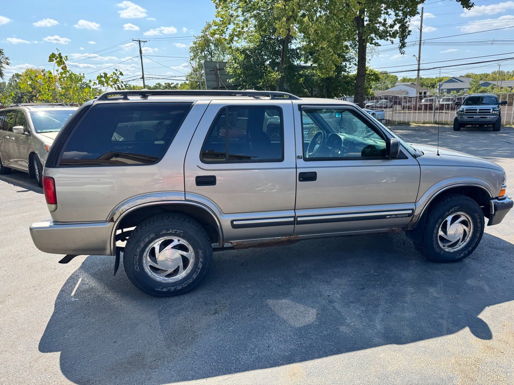 2001 Chevrolet Blazer Image 4