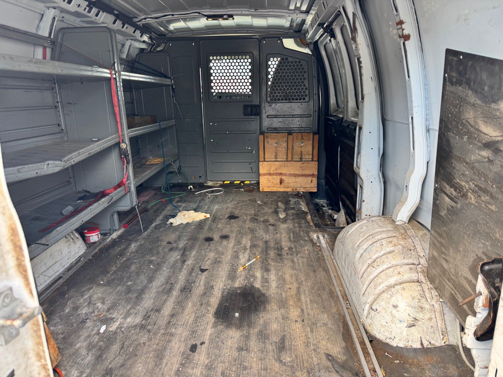 2015 Chevrolet Express Image 7