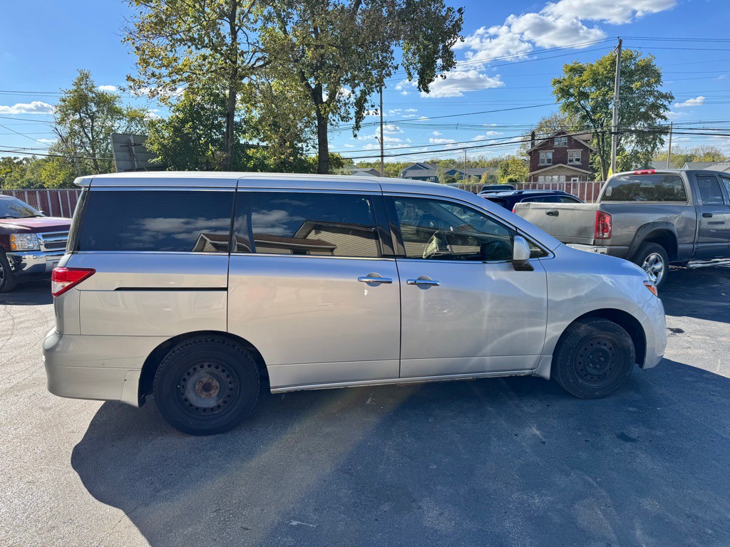 2015 Nissan Quest Image 4