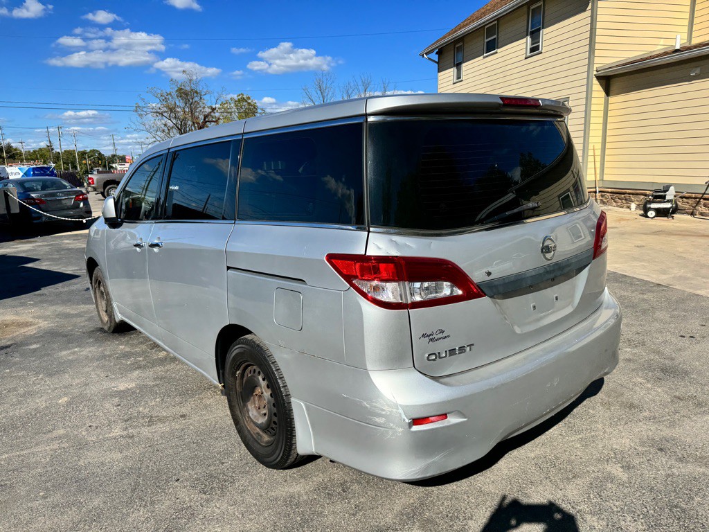 2015 Nissan Quest Image 5
