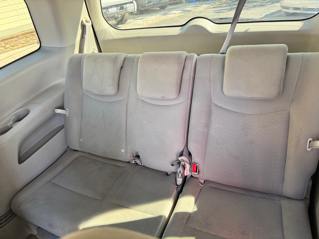 2015 Nissan Quest Image 9