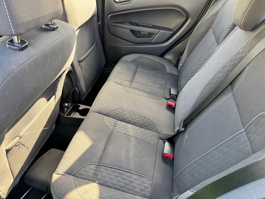 2015 Ford Fiesta Image 6