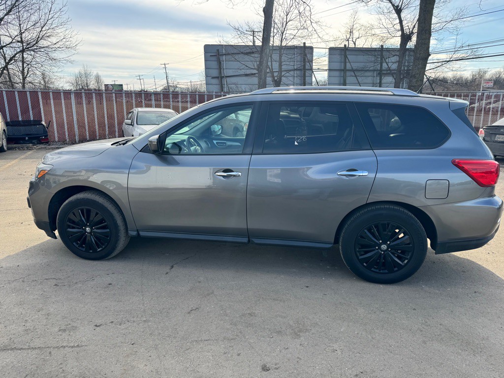 2018 Nissan Pathfinder Image 5