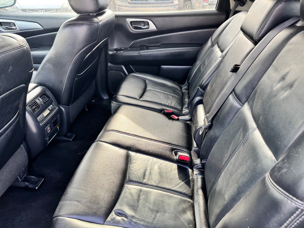 2018 Nissan Pathfinder Image 8