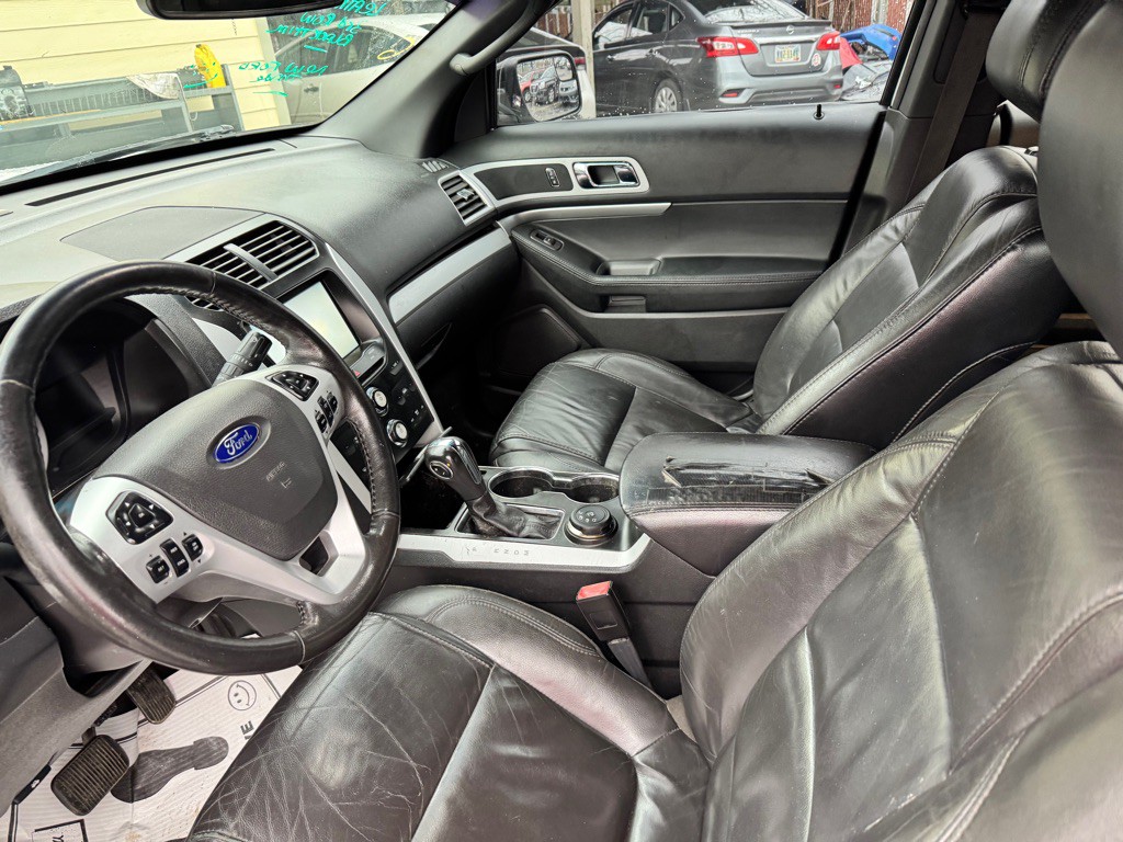 2015 Ford Explorer Image 8