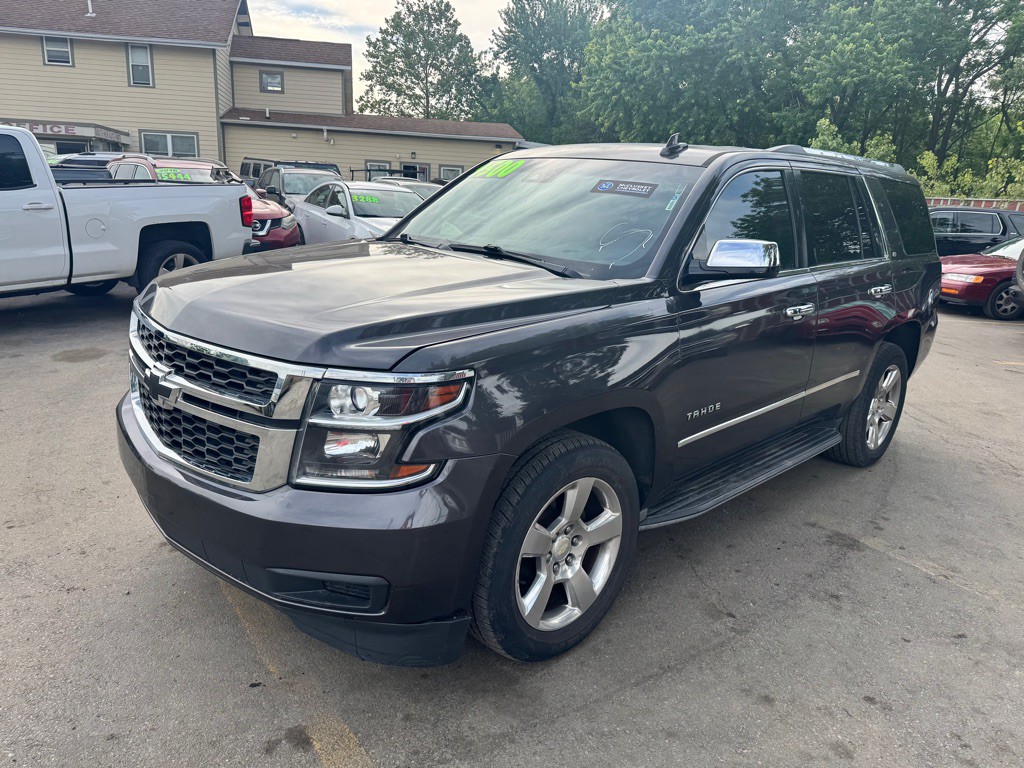 2016 Chevrolet Tahoe Image 2