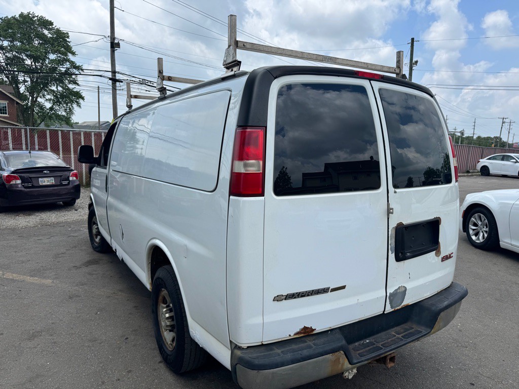 2013 Chevrolet Express Image 5