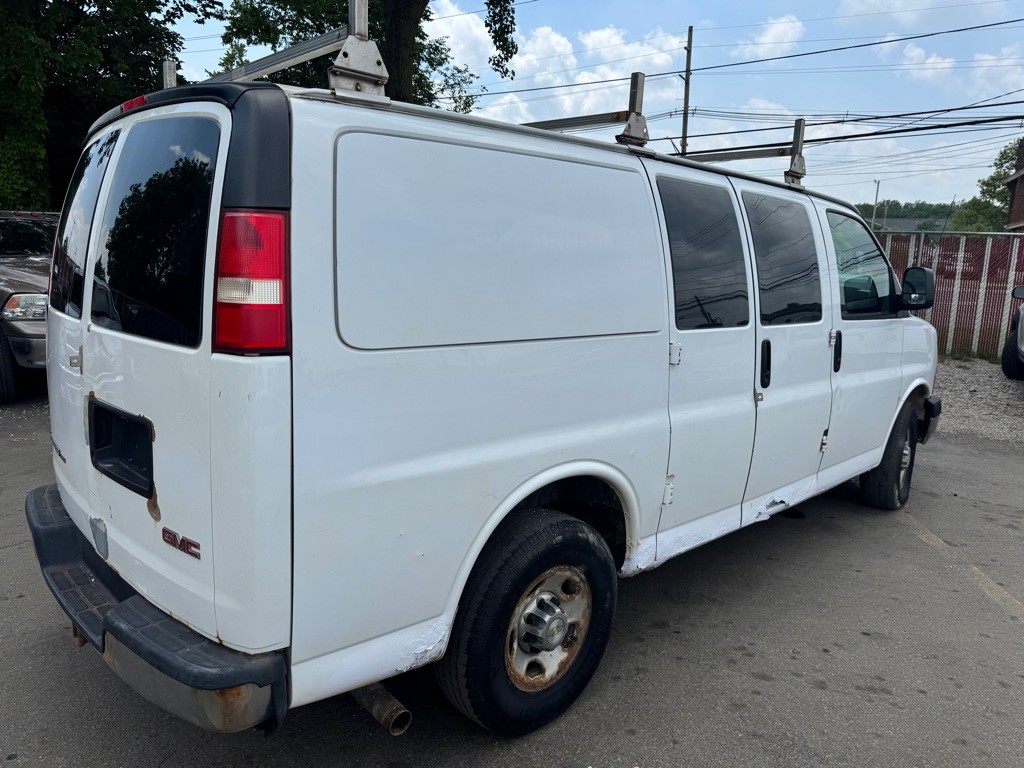2013 Chevrolet Express Image 6