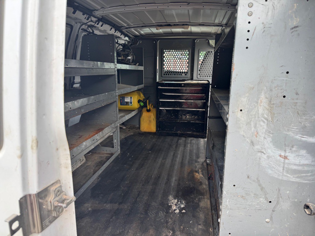 2013 Chevrolet Express Image 8