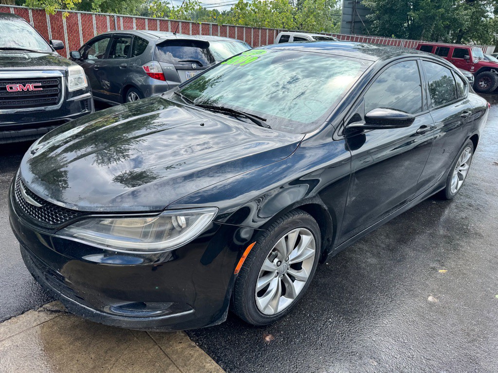 2015 Chrysler 200 Image 2