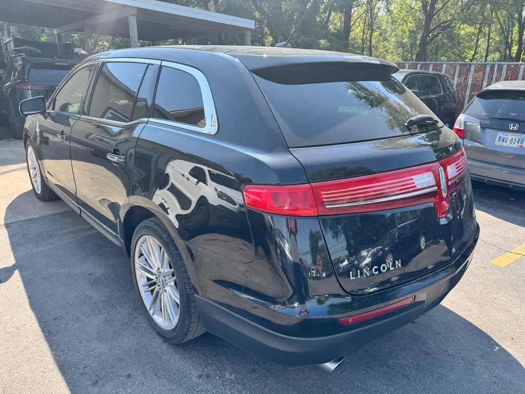 2019 Lincoln MKT Image 5