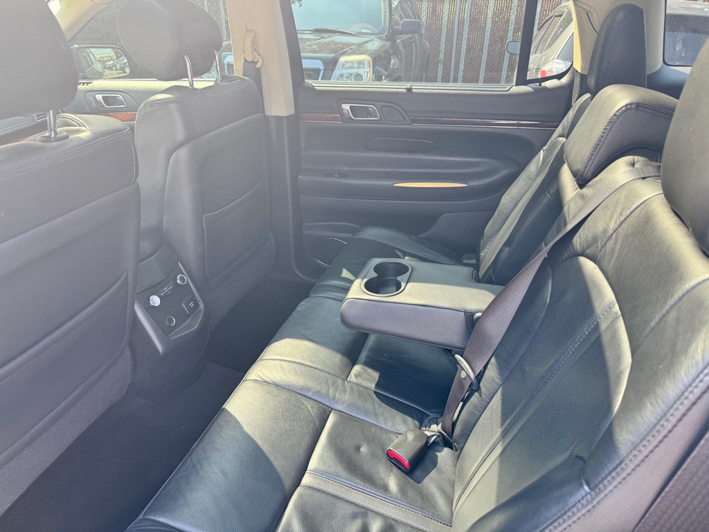 2019 Lincoln MKT Image 6