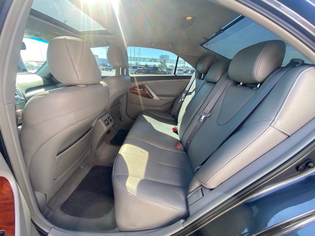 2009 Toyota Camry Image 17