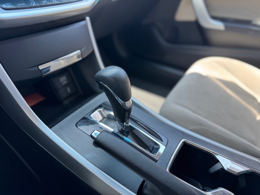 2013 Honda Accord Image 9
