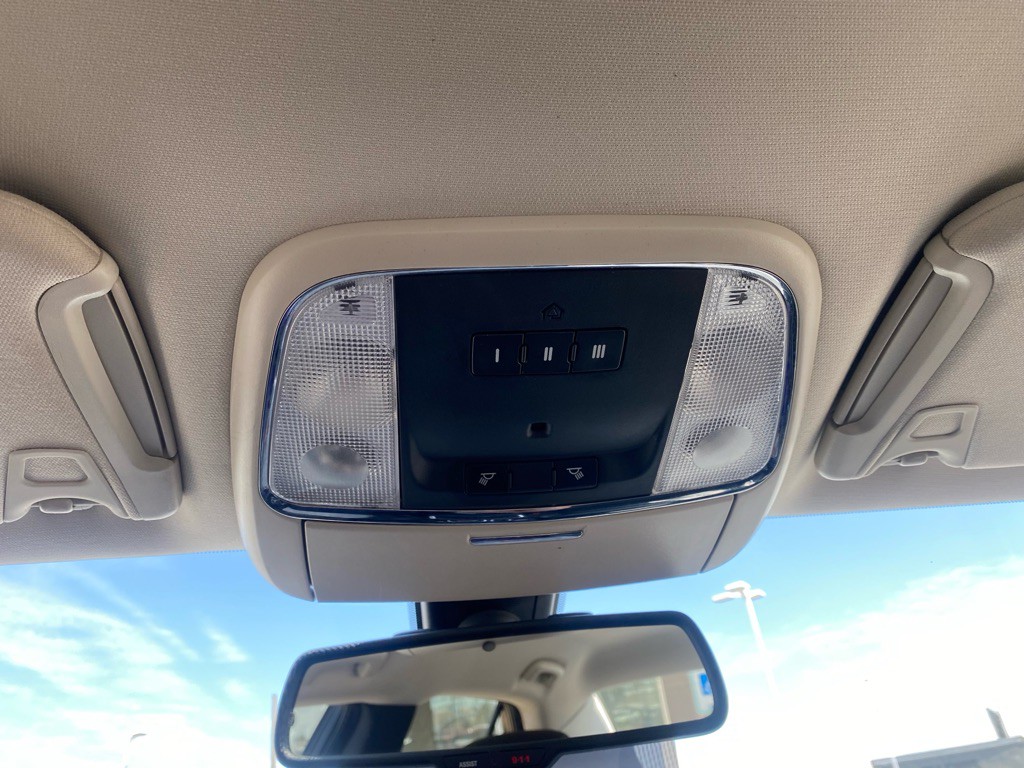 2015 Chrysler 300 Image 16
