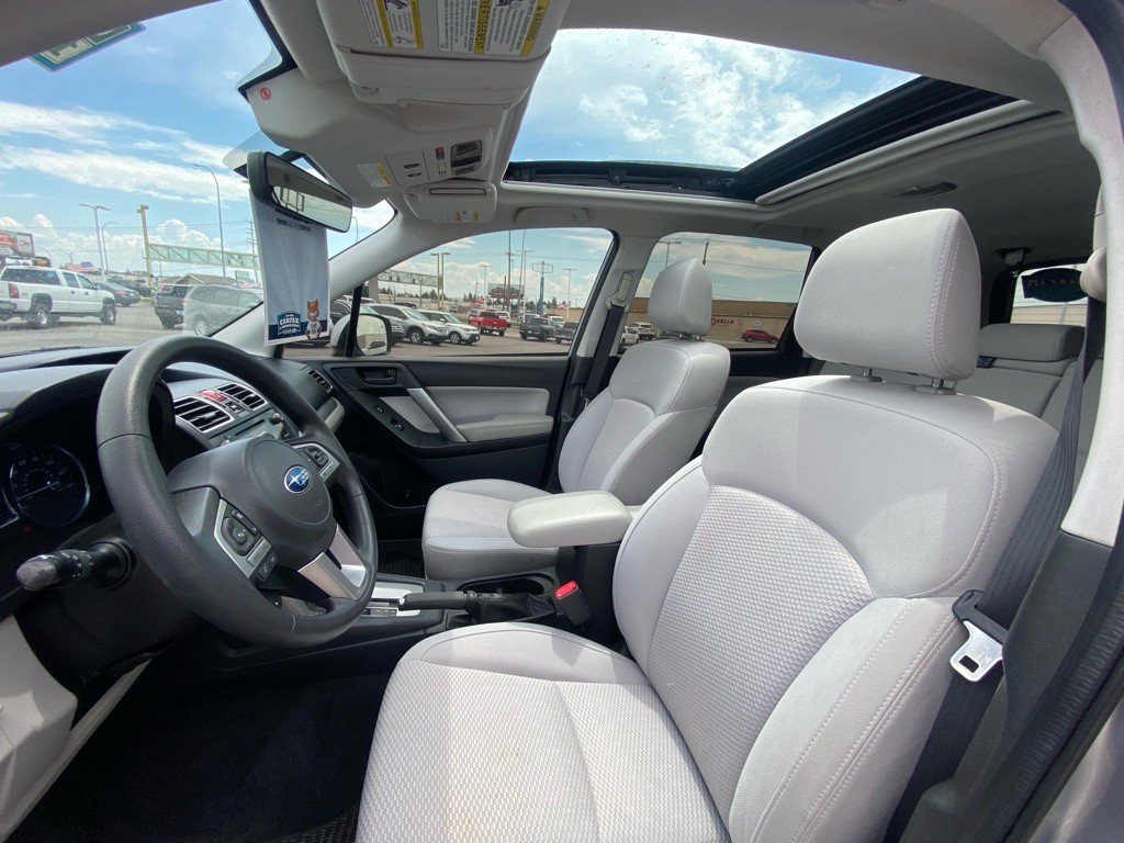2017 Subaru Forester Image 8