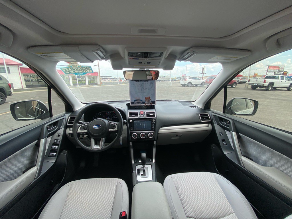 2017 Subaru Forester Image 22