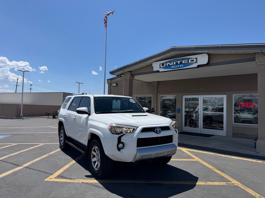 2014 Toyota 4Runner Image 2