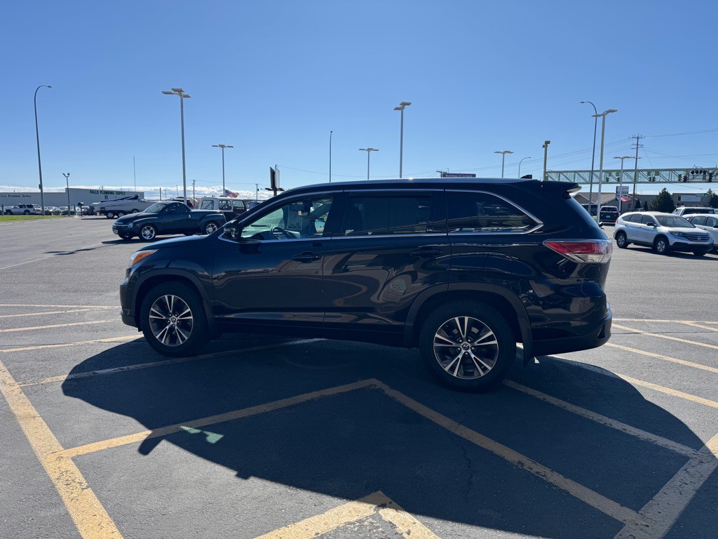 2016 Toyota Highlander Image 21