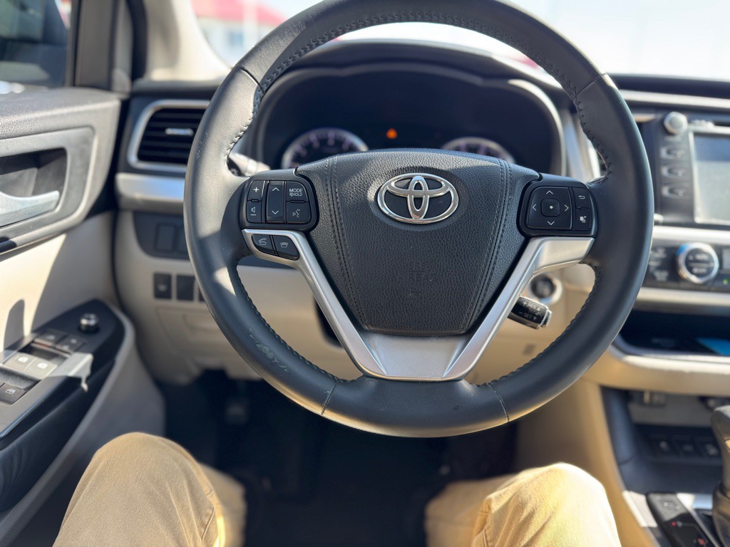 2016 Toyota Highlander Image 23