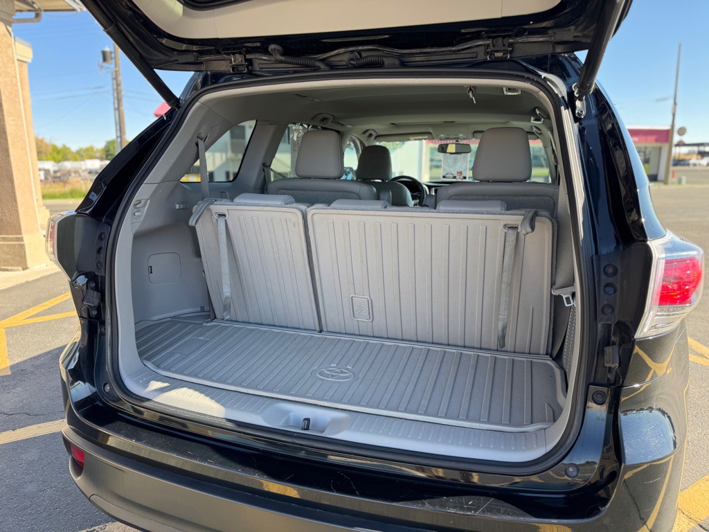 2016 Toyota Highlander Image 34