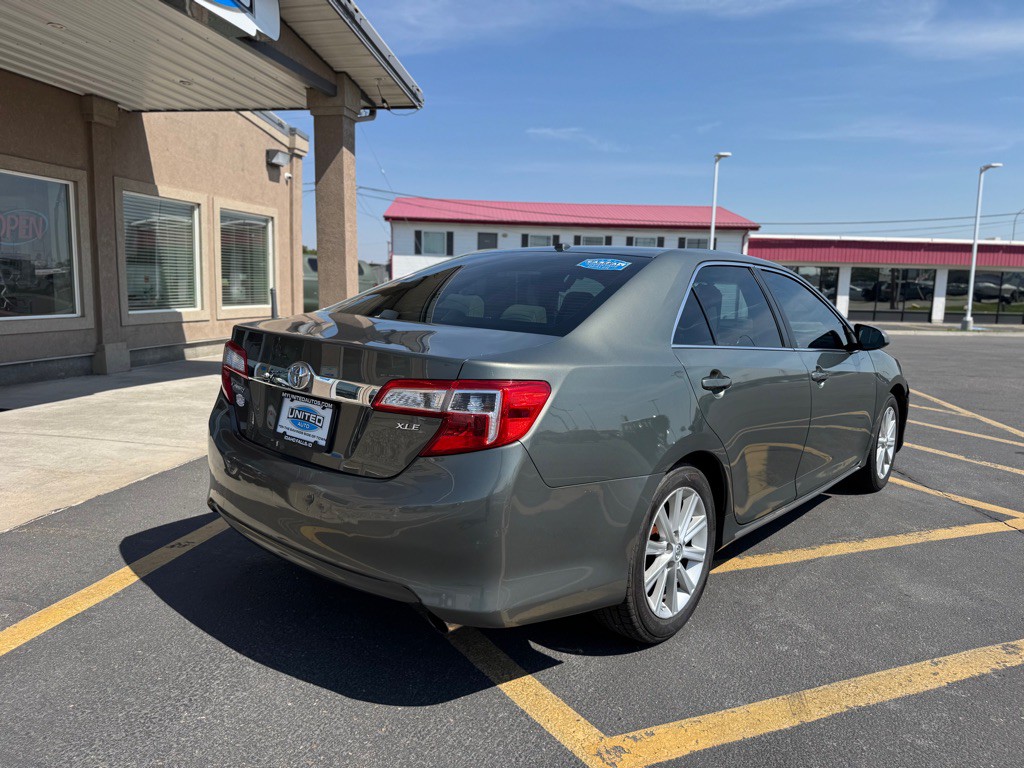 2014 Toyota Camry Image 4