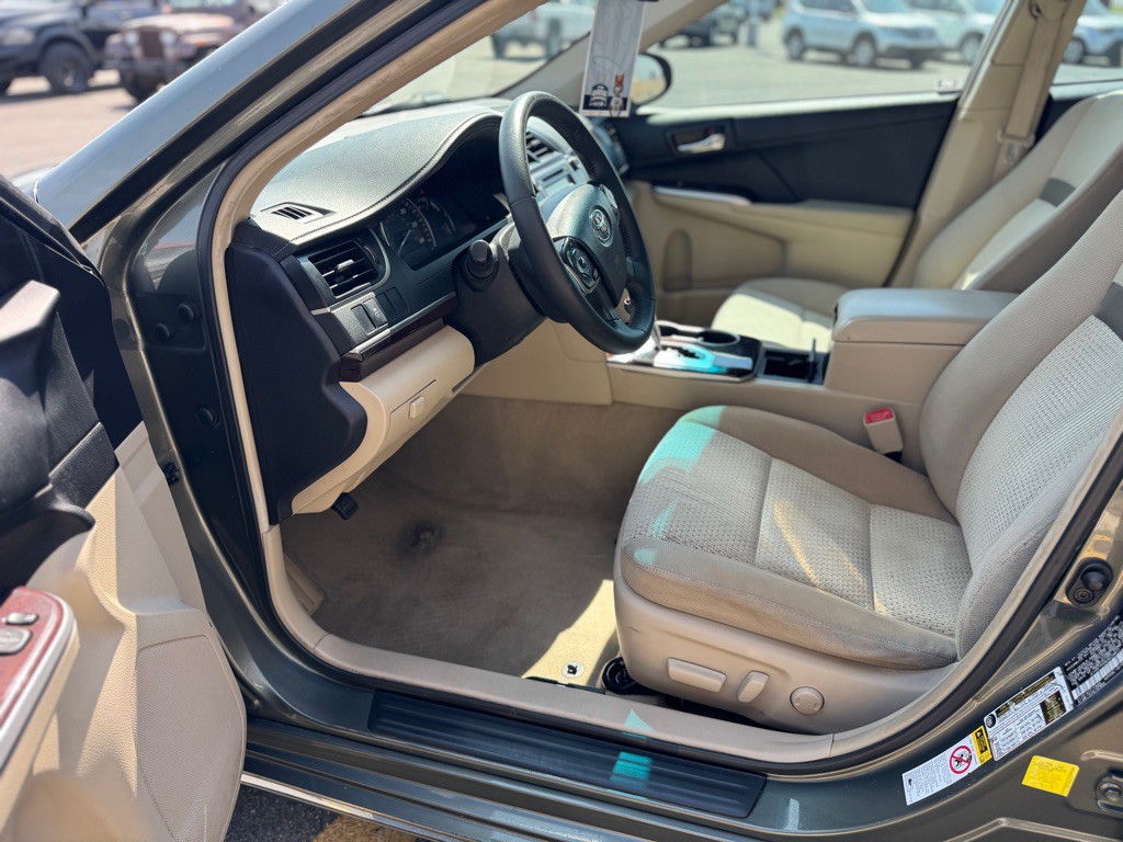 2014 Toyota Camry Image 5