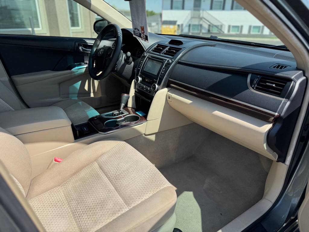 2014 Toyota Camry Image 7