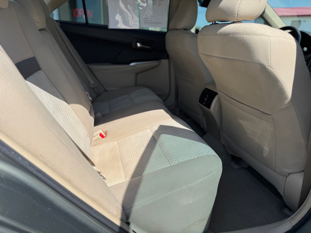 2014 Toyota Camry Image 14