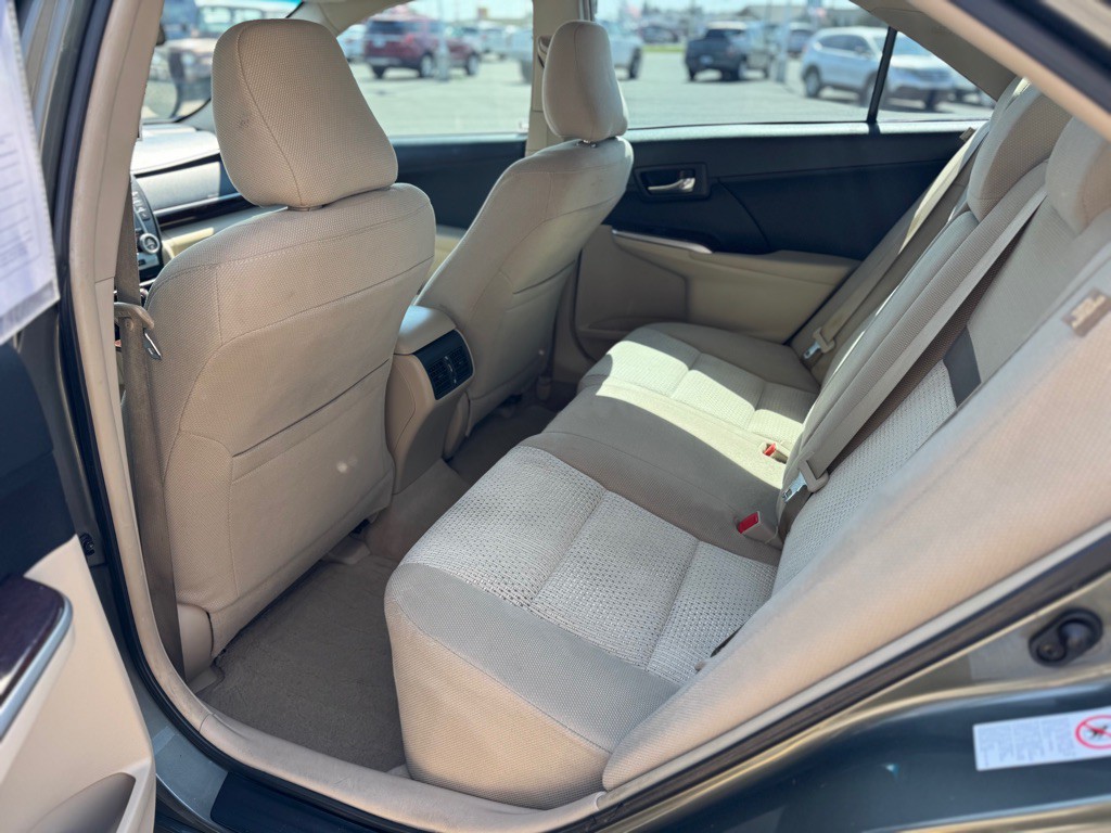 2014 Toyota Camry Image 15