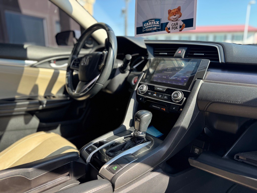 2017 Honda Civic Image 12