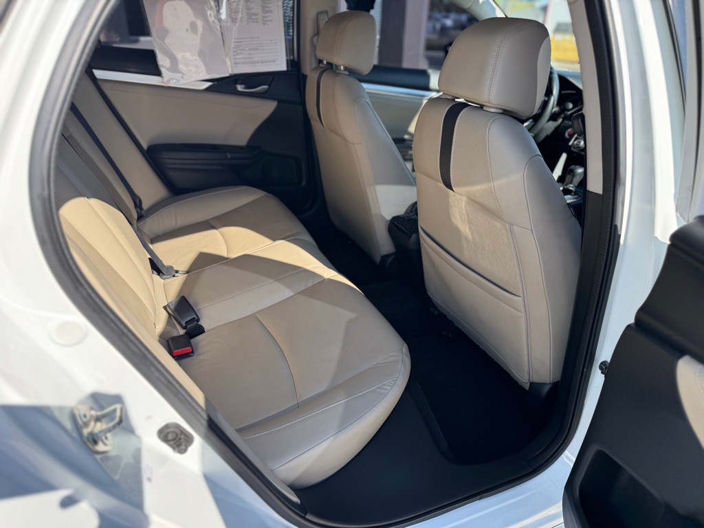 2017 Honda Civic Image 14