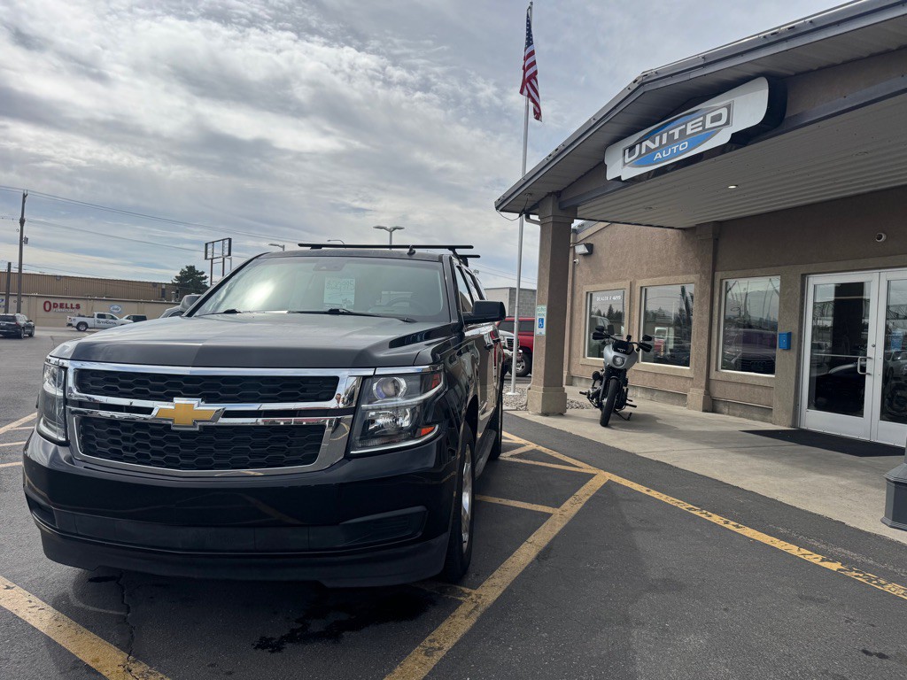 2015 Chevrolet Tahoe Image 2