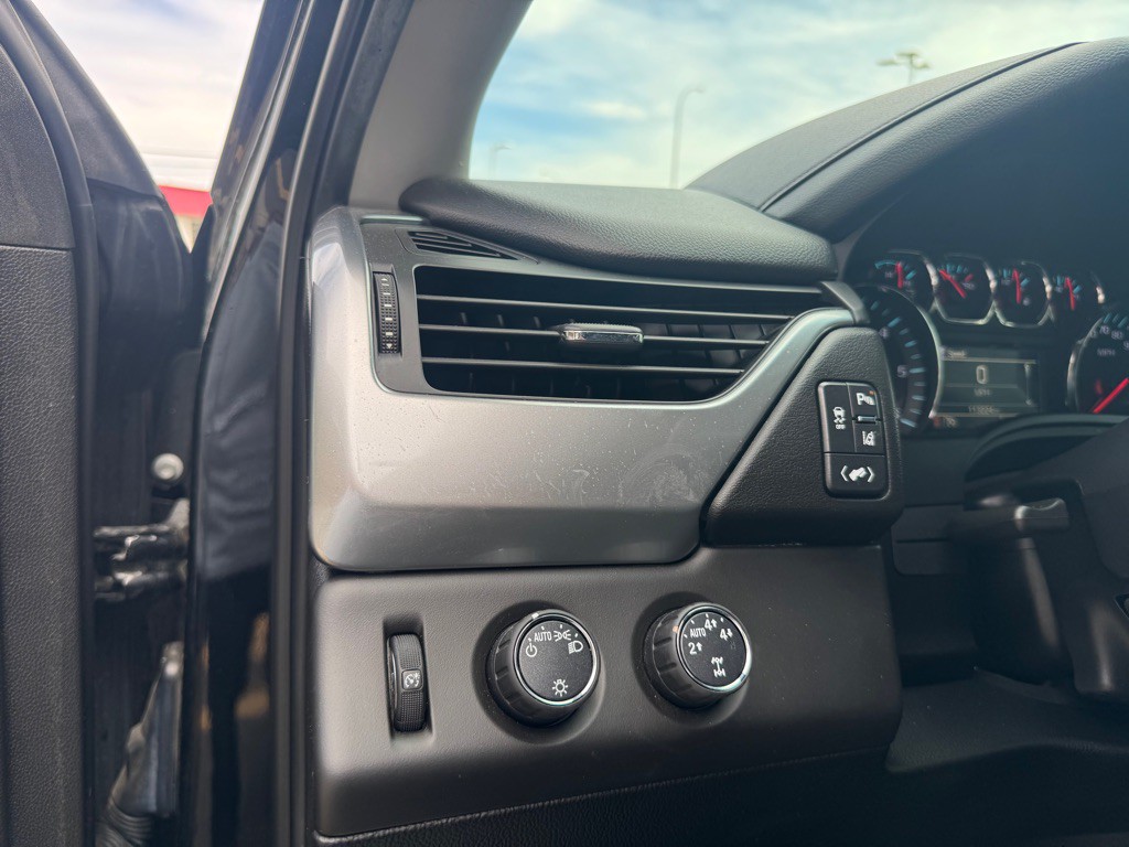 2015 Chevrolet Tahoe Image 6