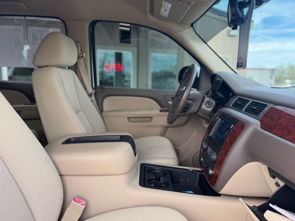 2012 Chevrolet Tahoe Image 12