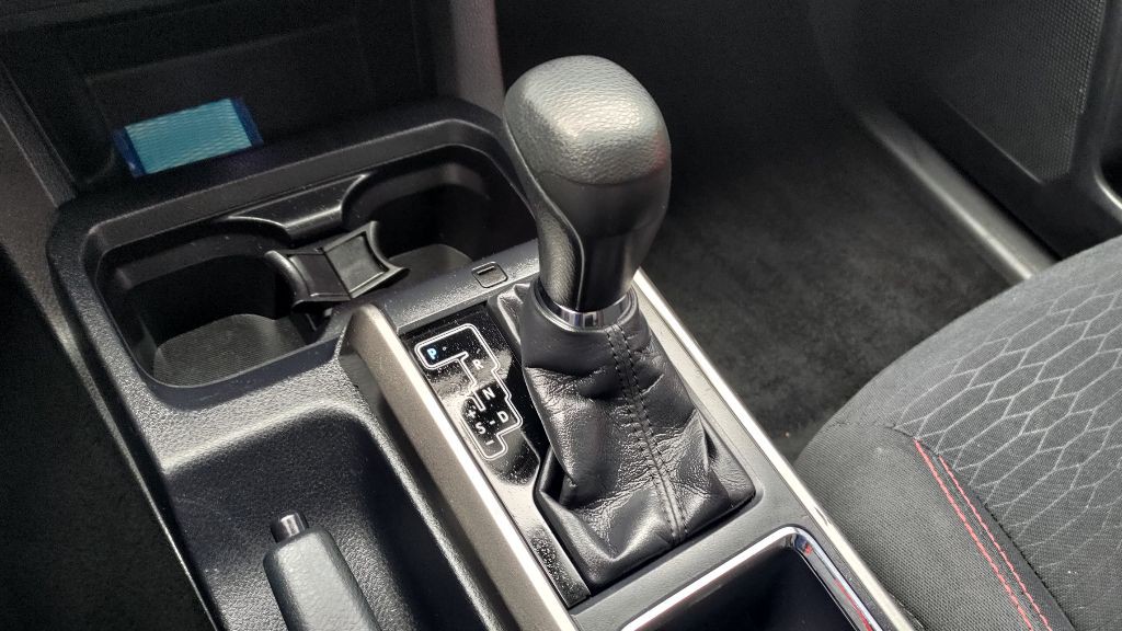 2017 Toyota Tacoma Image 13